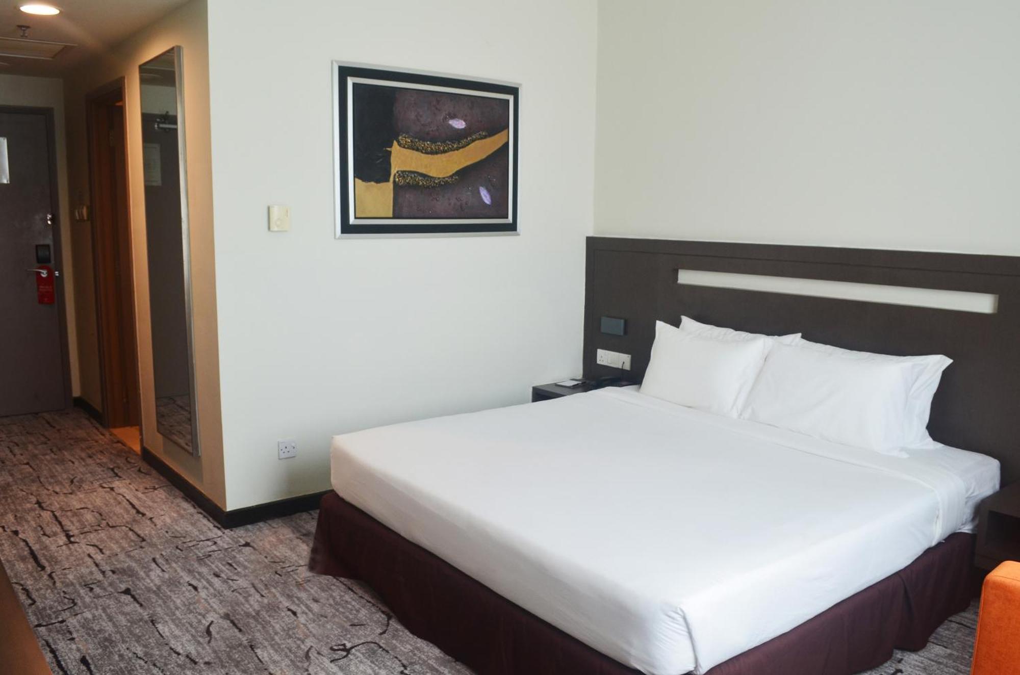 Premiere Hotel - Complimentary Shuttle To Klang Wholesale Market Bagian luar foto