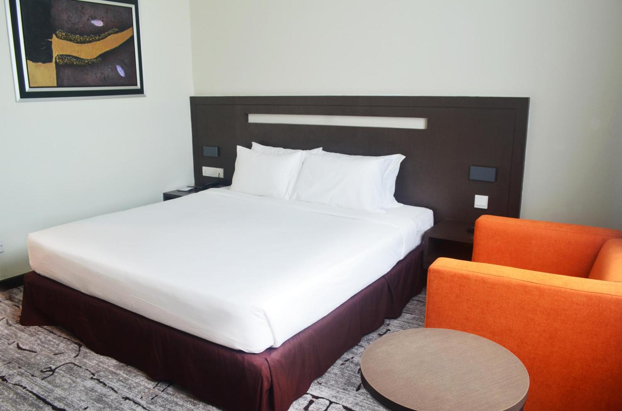 Premiere Hotel - Complimentary Shuttle To Klang Wholesale Market Bagian luar foto